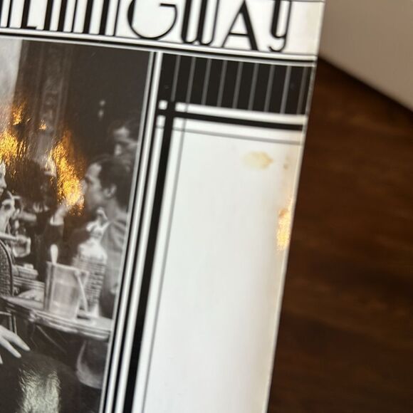 A Moveable Feast by Ernest Hemingway paperback book - Picture 4 of 8